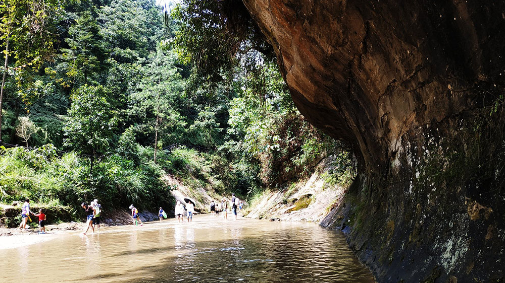 威遠石板河旅游區(qū).jpg